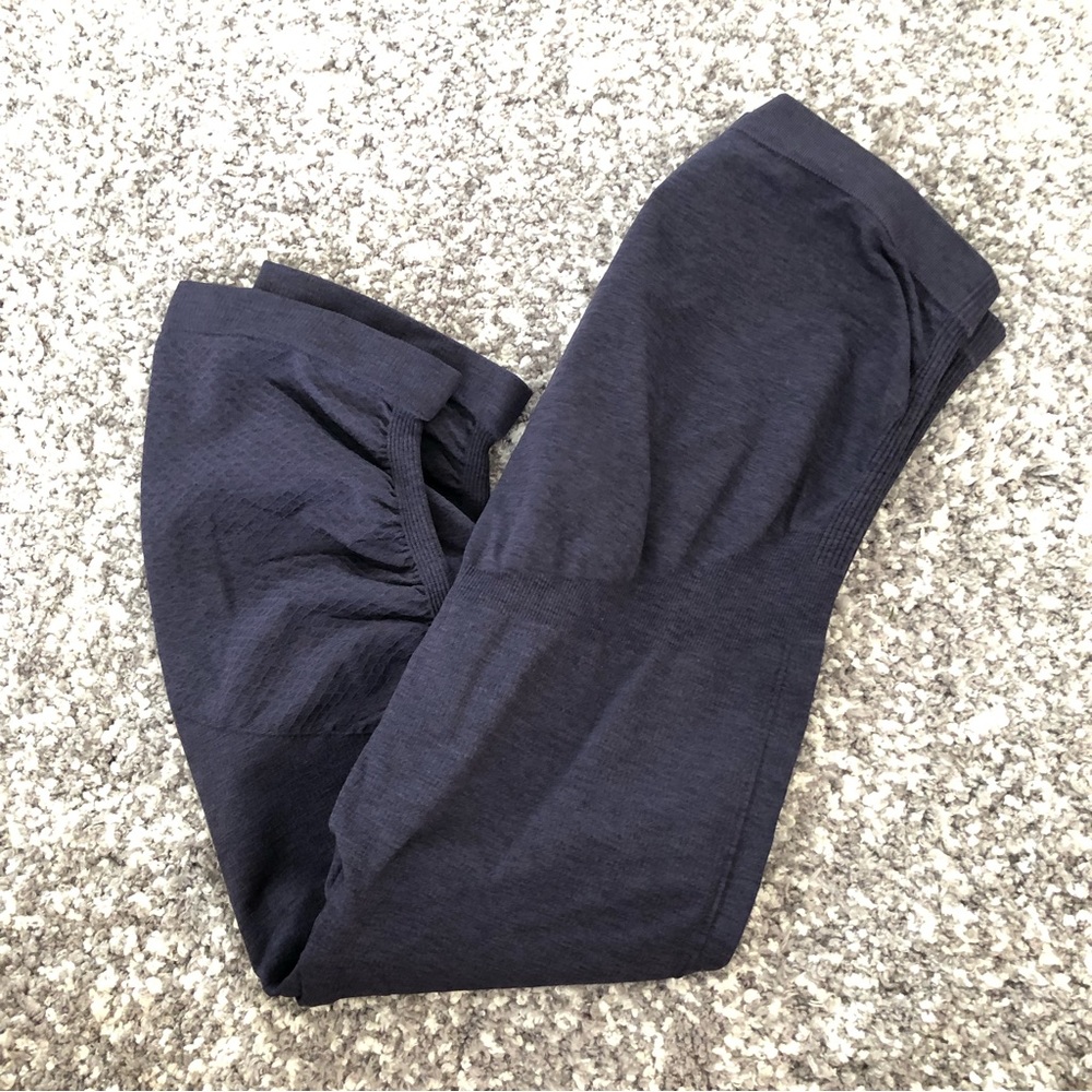 Ingrid & Isabel Maternity Capri Leggings